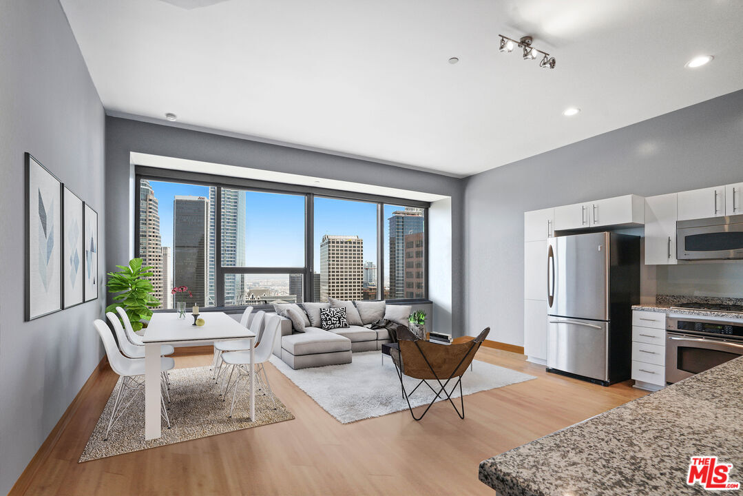 Foto principal - 1100 Wilshire Blvd
