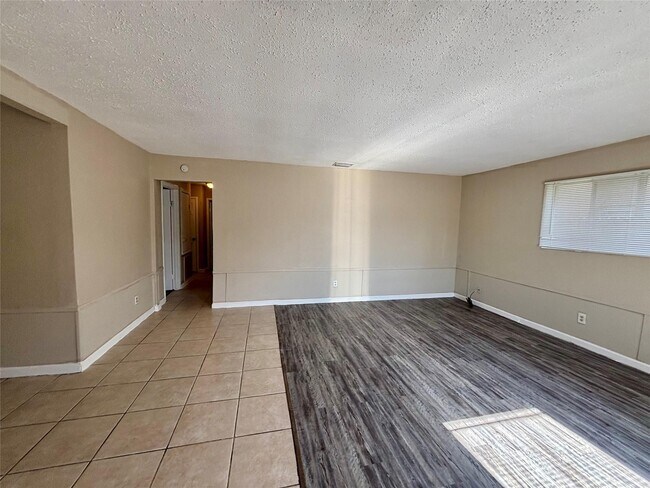 Foto del edificio - 5610 Drakestone Blvd