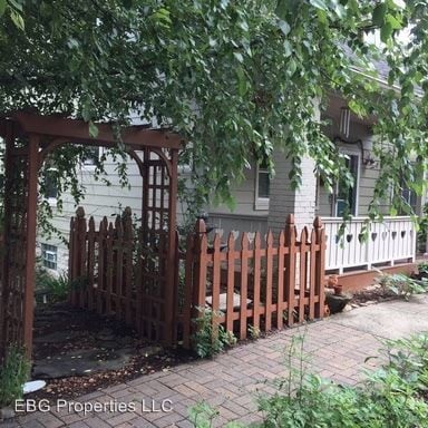 Building Photo - 3 br, 1 bath House - 28 Elm Lane