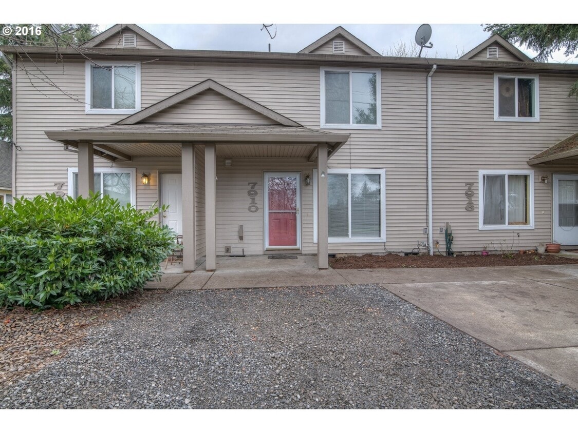 Front of townhouse - 7910 SE 67th Ave