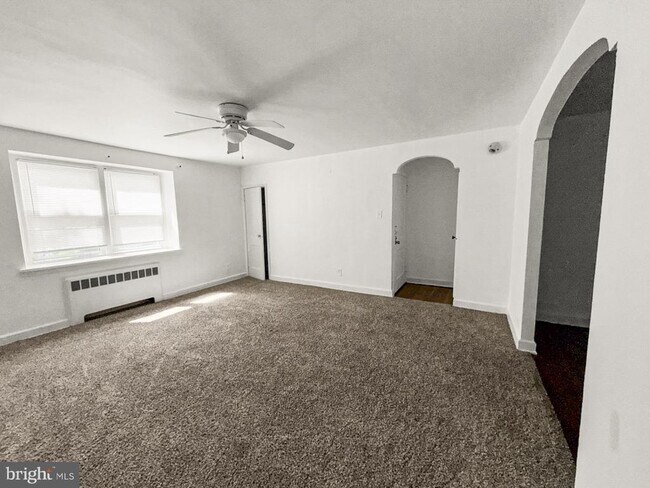 Foto del edificio - 5971 Woodcrest Ave