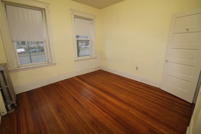 Building Photo - 1379 Commonwealth Ave