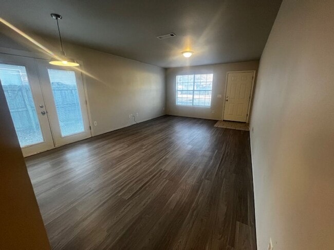 Foto del edificio - 1673-1675 E. Evalyn Circle