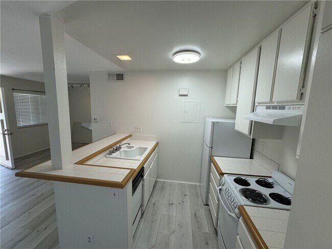 Foto del edificio - 26172 Sanz, B213