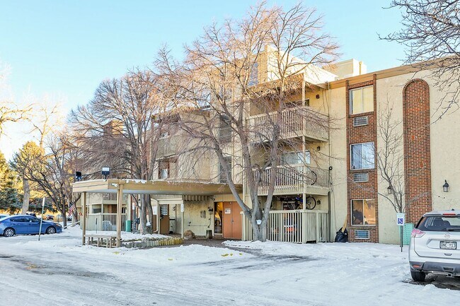 Foto del edificio - 1 Bedroom, 1 bath, 3rd floor Apartment