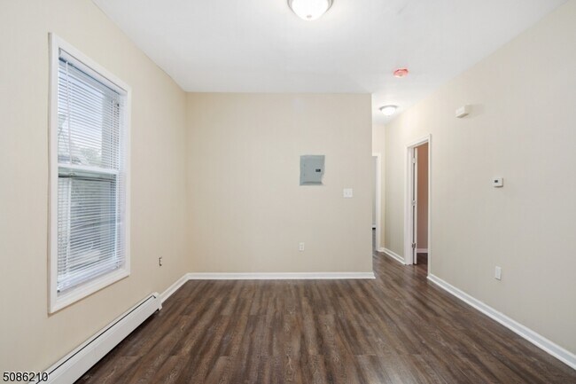 Building Photo - 50 9th Ave