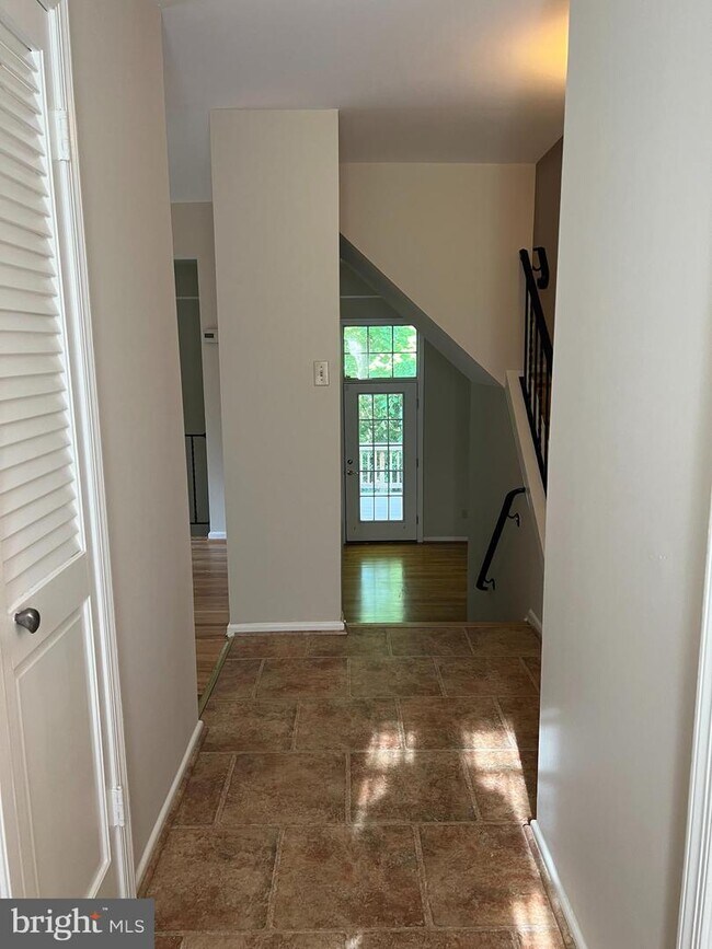 Building Photo - 5474 Midship Ct