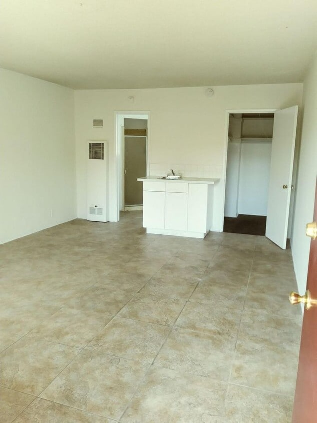 Foto del edificio - Studio Apartment available in Panorama City