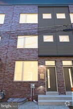 Building Photo - 1106 E Hewson St