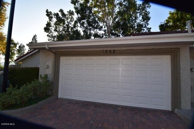 Building Photo - 1058 Sunwood Ct