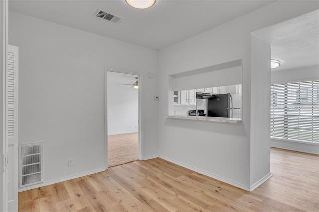 Foto del edificio - 6034 Stoneybrook Dr