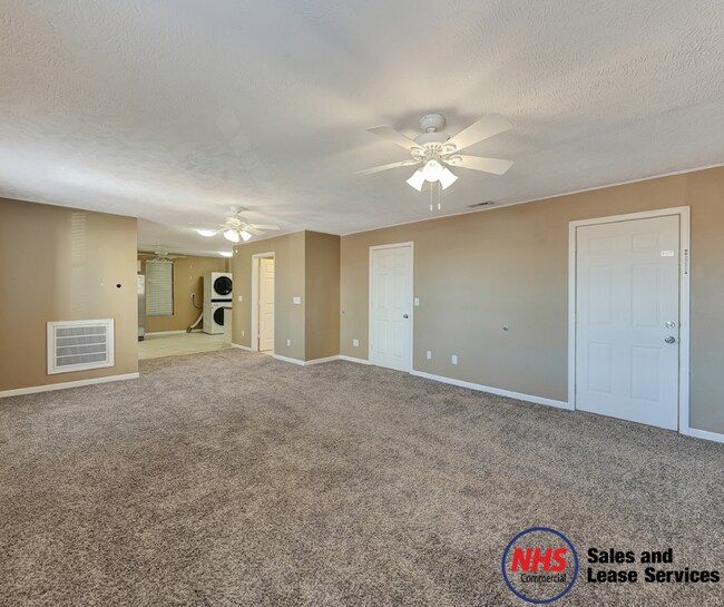 Building Photo - 1324 Main Ave