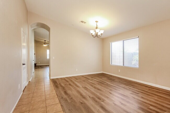 Foto del edificio - 8026 S 48th Dr