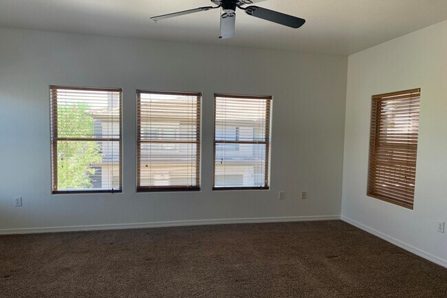 Photo - 20121 N 76th St (Scottsdale, AZ) Apartment