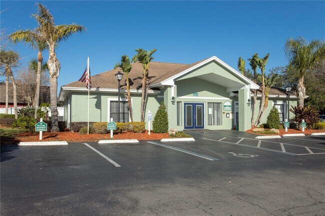 Foto del edificio - 1823 S Semoran Blvd