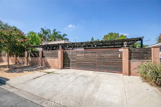 Building Photo - 18605 Valerio St