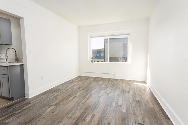 Foto del edificio - 6310 E McKinley Ave