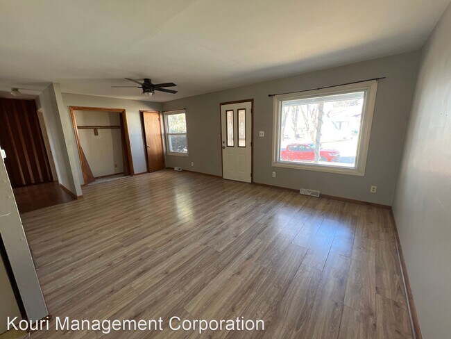 Building Photo - 2 br, 1 bath House - 17  Hillside Drive