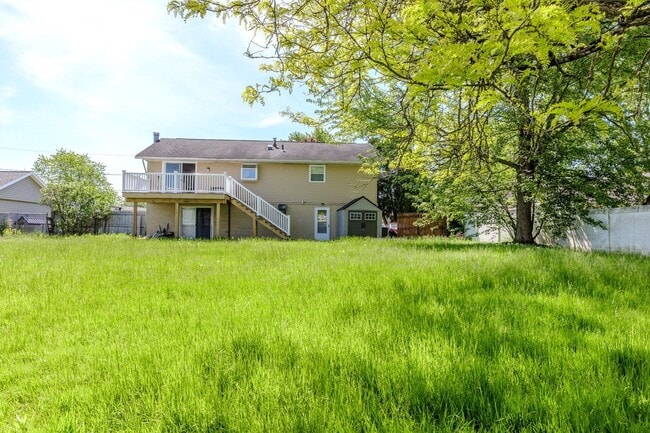 Building Photo - 8003 Evesborough Dr
