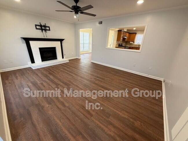 Foto del edificio - 1528 St Dunstans Rd