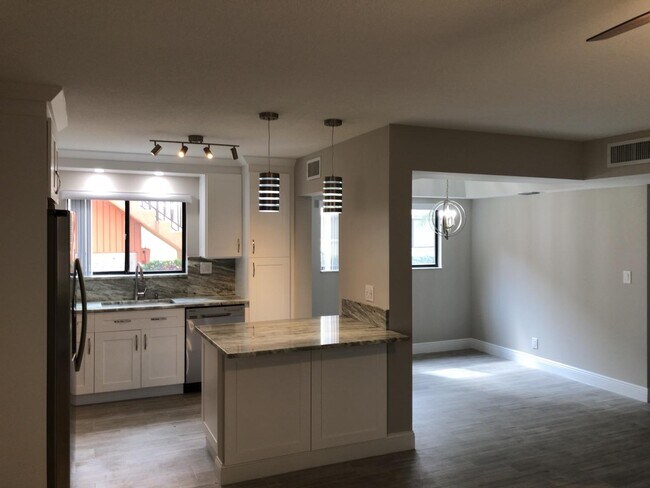 Building Photo - 15090 Ashland Pl