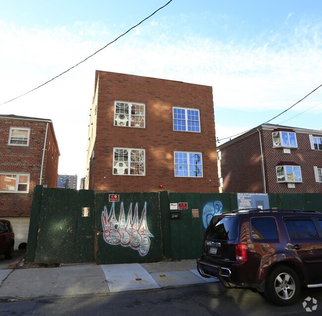 Building Photo - 2024 Blackrock Ave