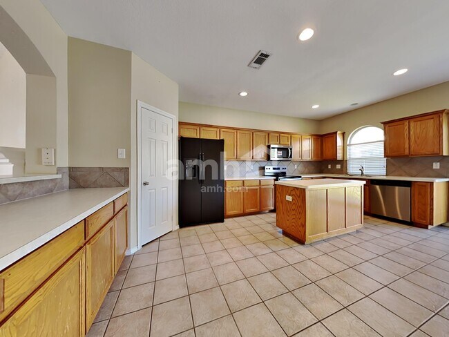 Foto del edificio - 2673 Silver Hill Dr