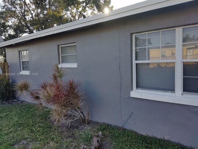 Foto del edificio - 304 NW 6th Ave