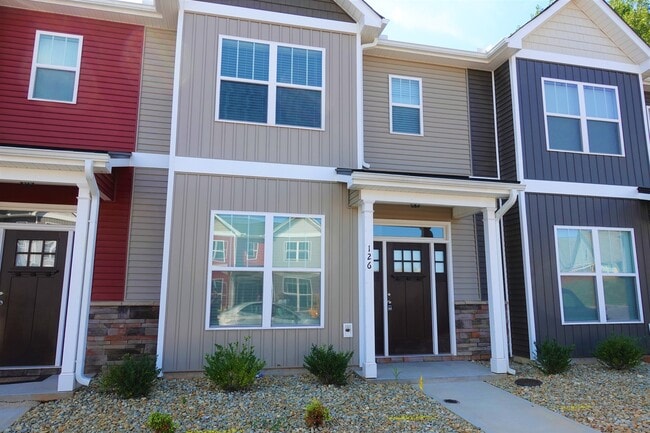Building Photo - 128 Creekland Wy