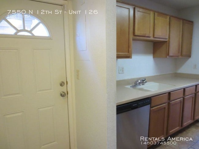 Building Photo - 2 bedroom in Phoenix AZ 85020-4563