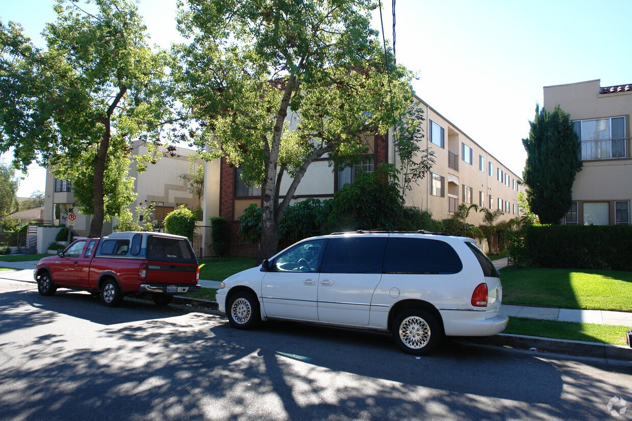 Building Photo - 125 Olive St