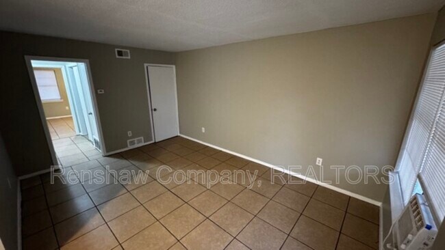 Foto del edificio - 3291 Birchfield Dr