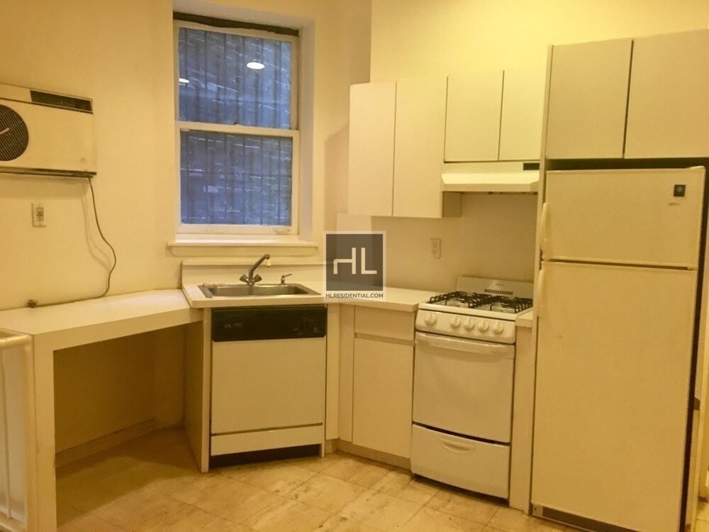 Primary Photo - WEST 65 STREET