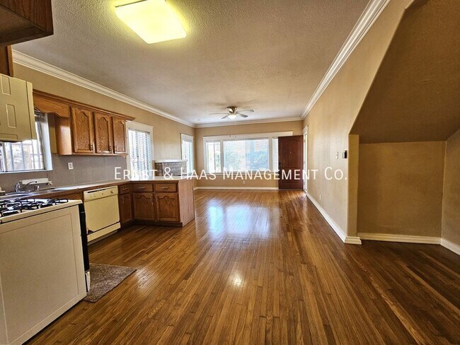 Foto del edificio - 107 Belmont Ave