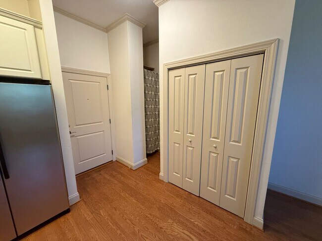 Foto del edificio - 705 Maple St