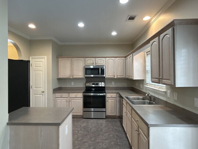 Foto del edificio - T.R. Lawing Realty Property