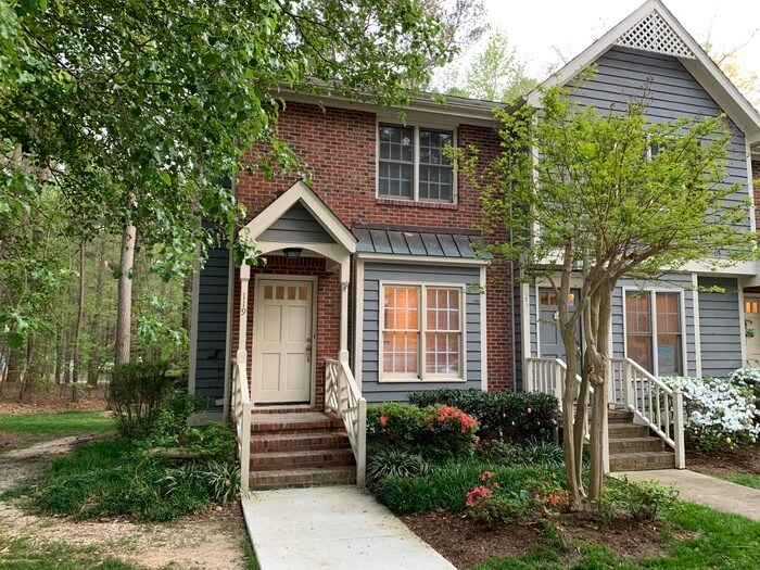 Beautiful Townhome in Cary's Kildaire Farms Townhouse for Rent in