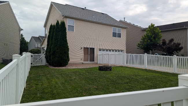 Building Photo - 1029 Glengarry Dr