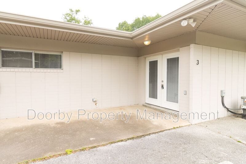 Foto principal - 3101 Ellis Ave