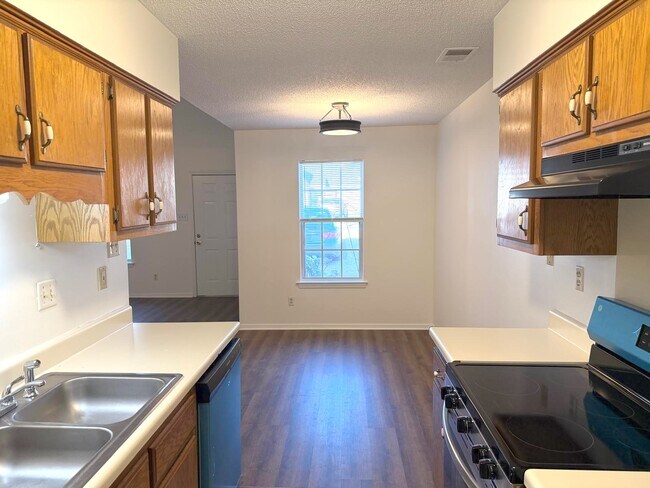 Foto del edificio - 4450 Cedar Creek Cove