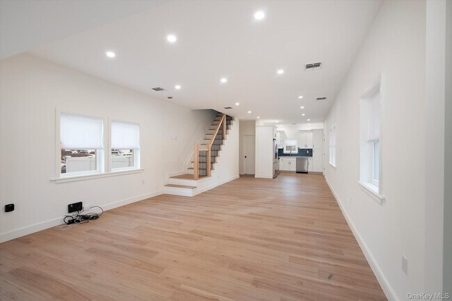 Foto del edificio - 38 S Front St