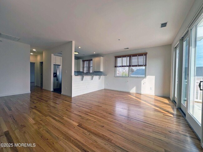 Foto del edificio - 865 Arnold Ave