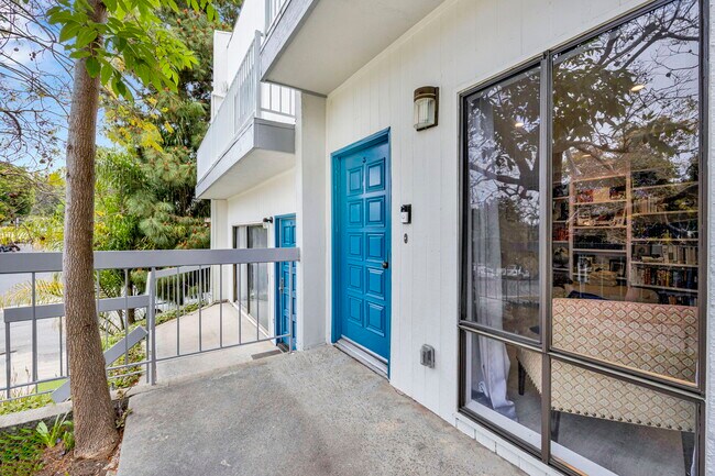Foto del edificio - 1220 Manning Ave
