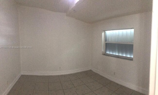 Foto del edificio - 2830 Monroe St