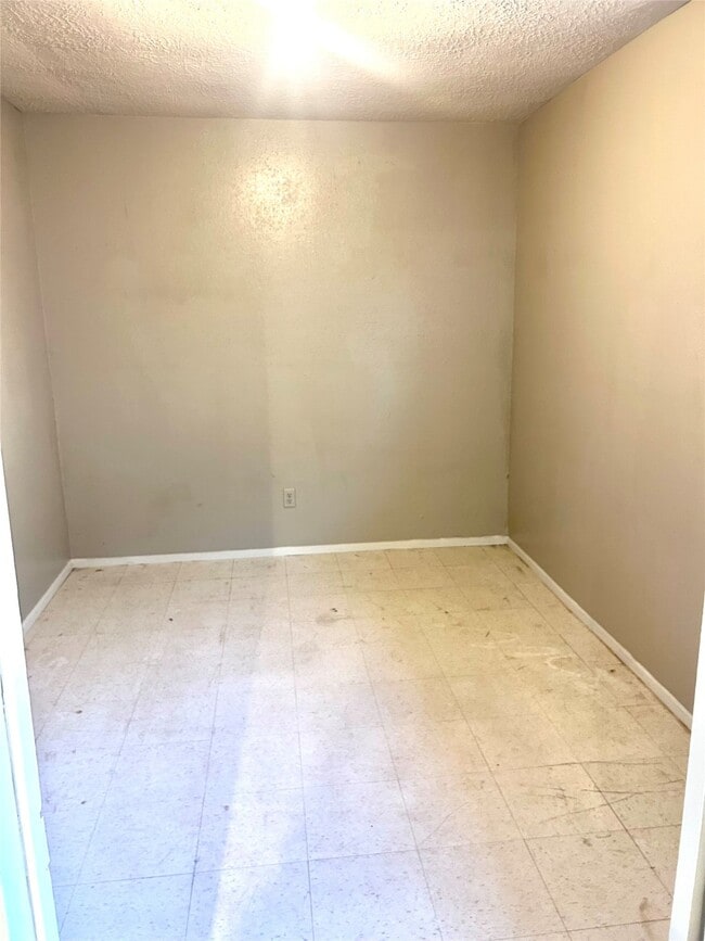 Building Photo - 7403 W Fuqua St