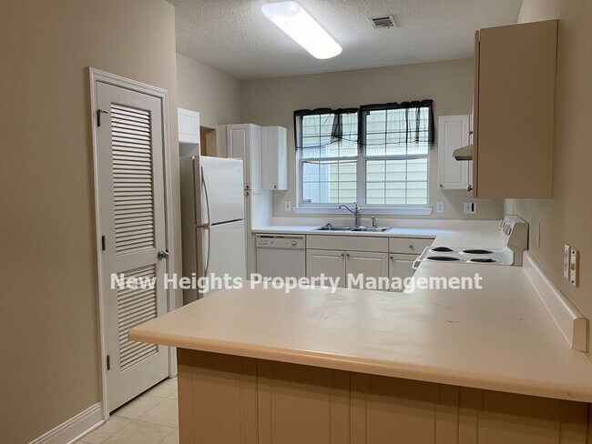 Building Photo - 4591 Great Oaks