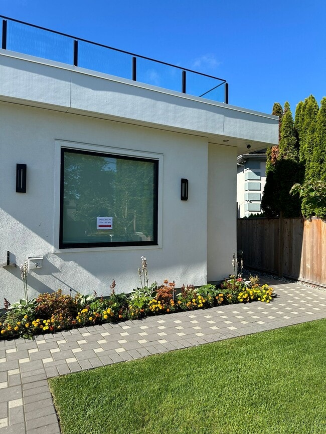 Building Photo - 5406 Cathay Rd