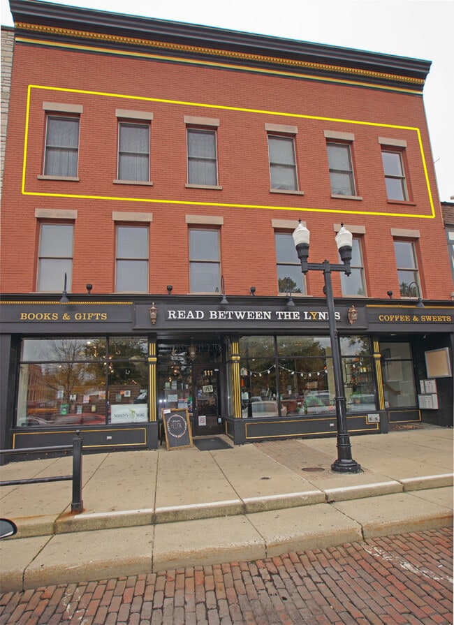 Building Photo - 111 E Van Buren St