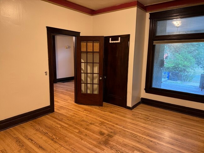 Front bedroom/office/family room - 323 W Grand Blvd