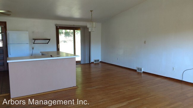 Building Photo - 143 Mardi Gras Dr